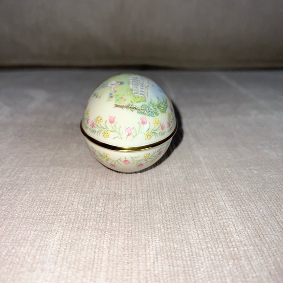 Lenox 1984 Easter Egg - Picture 5 of 9